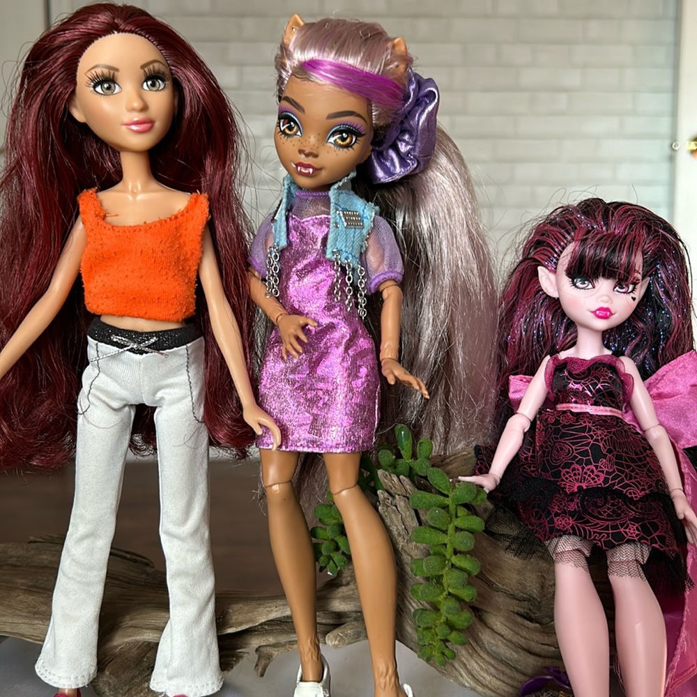 Monster High Dolls Lot & MC2 Liv fashion doll
